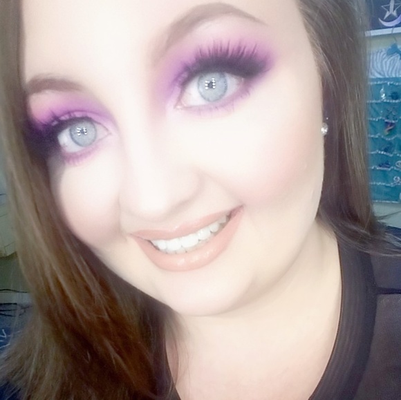 Meet your Posher, Angela - Picture 2 of 4